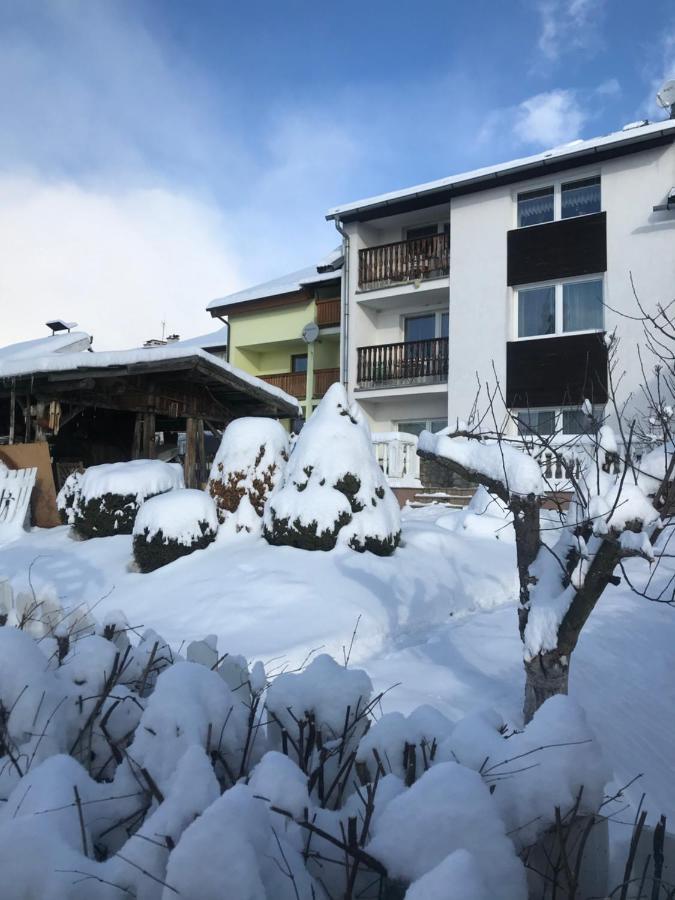 Housing Hella Apartment Nova Lesna Bagian luar foto